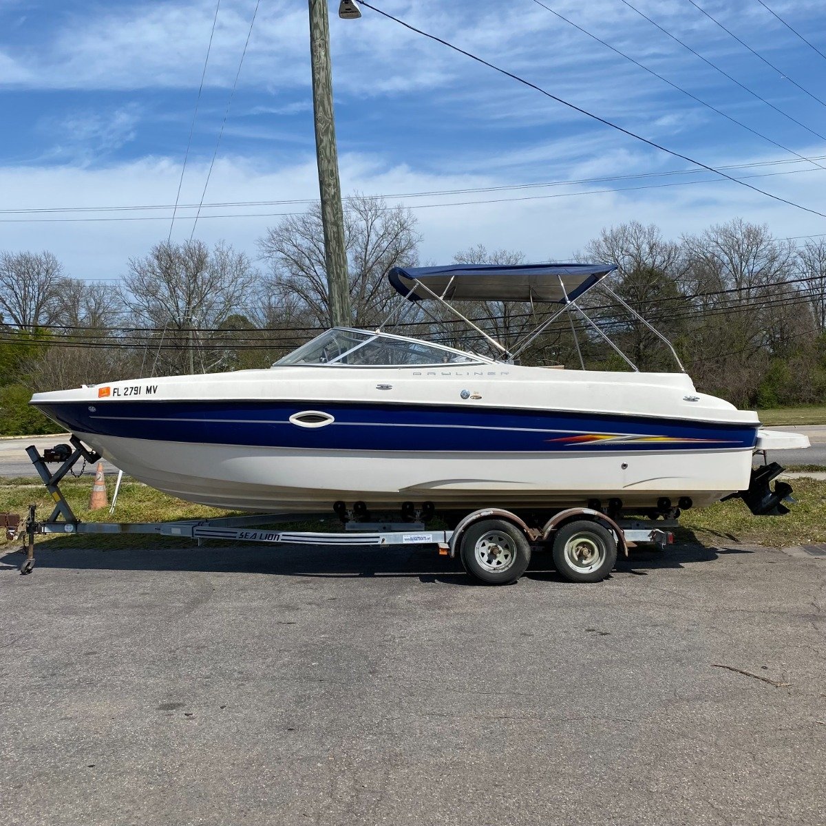 Bayliner 249SD – (Boat and Motor) thumbnail