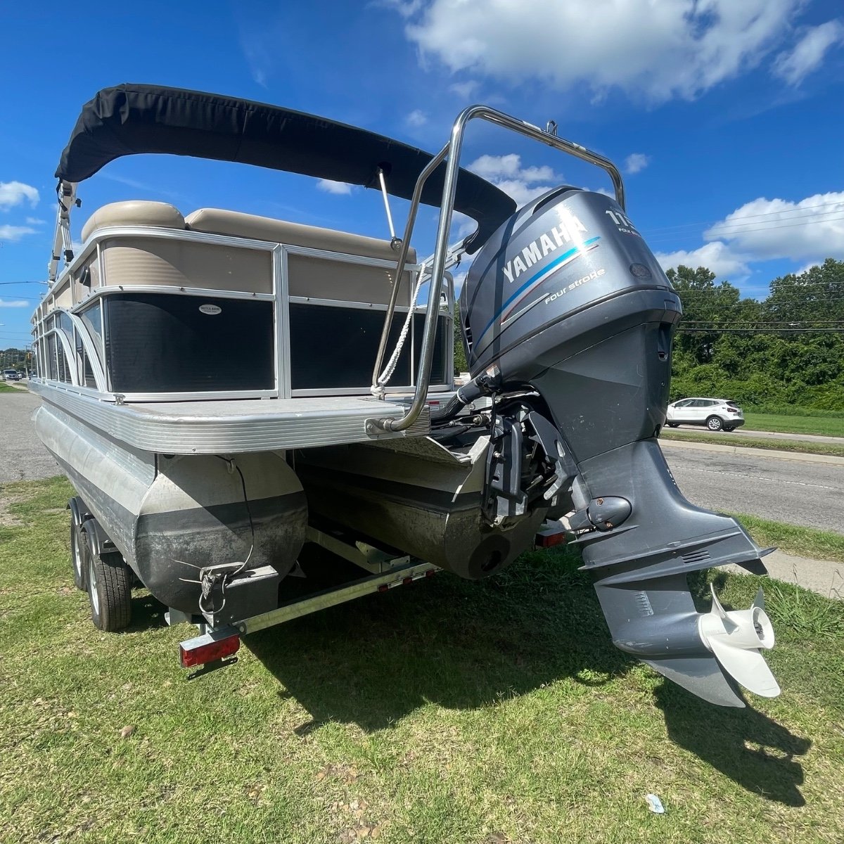 2013 Bennington 22SLX 22′ Tritoon thumbnail