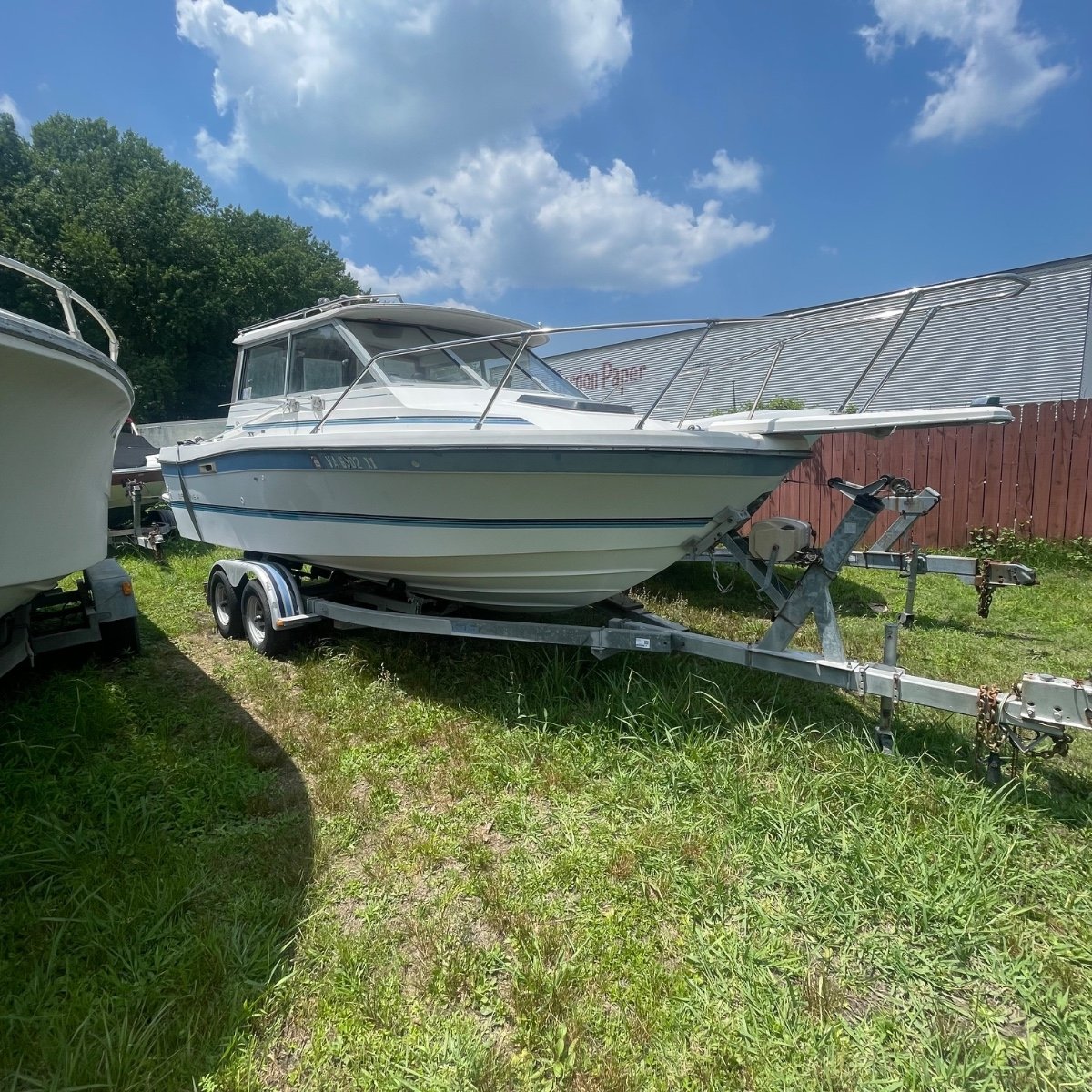 Bayliner 21ft Trophy + Pilot House. thumbnail