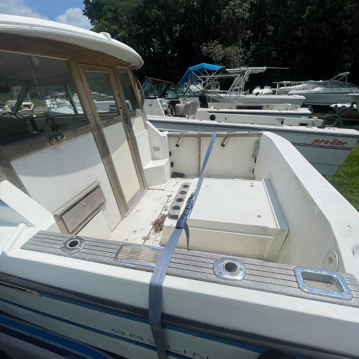 Bayliner 21ft Trophy + Pilot House. thumbnail