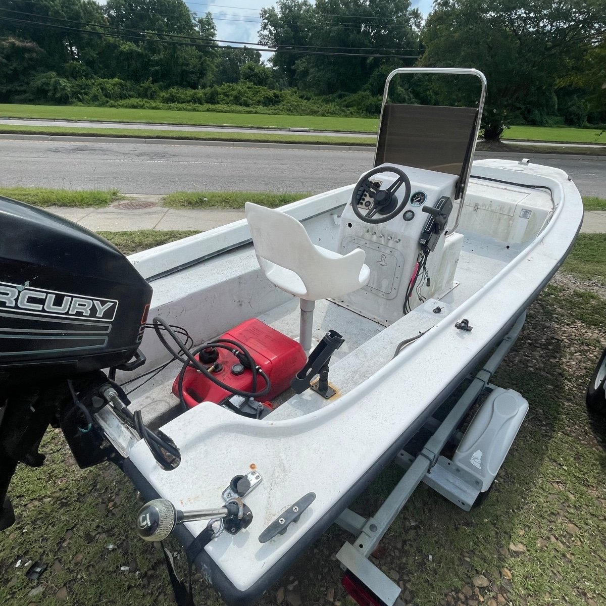 1994 Chincoteague Classic 16ft Center Console (PENDING) thumbnail