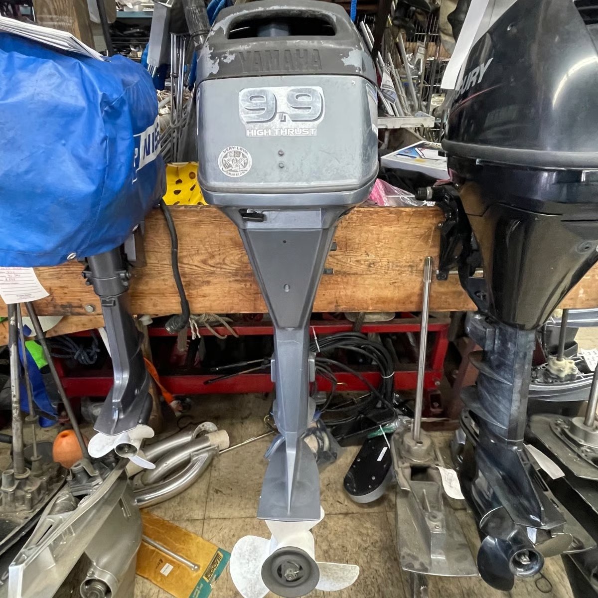 pre owned boat motors 03 Yamaha 4-Stroke 9.9HP 20″ High Thrust Tiller Motor thumbnail