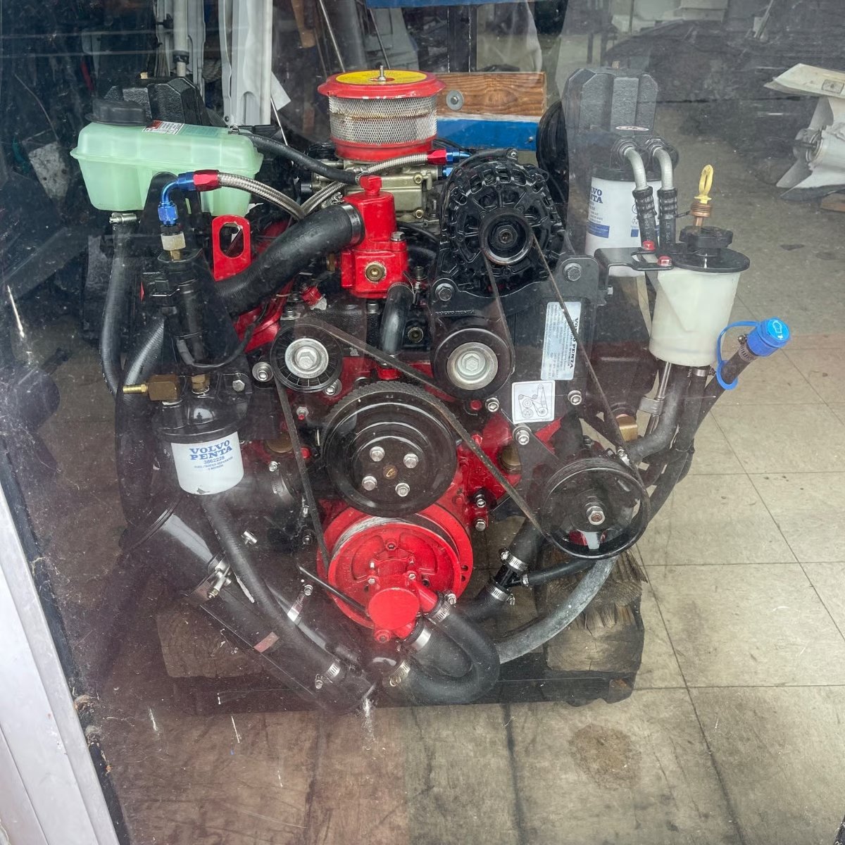 pre owned outboard motors 08 Volvo Penta 5.7L 350 Motor