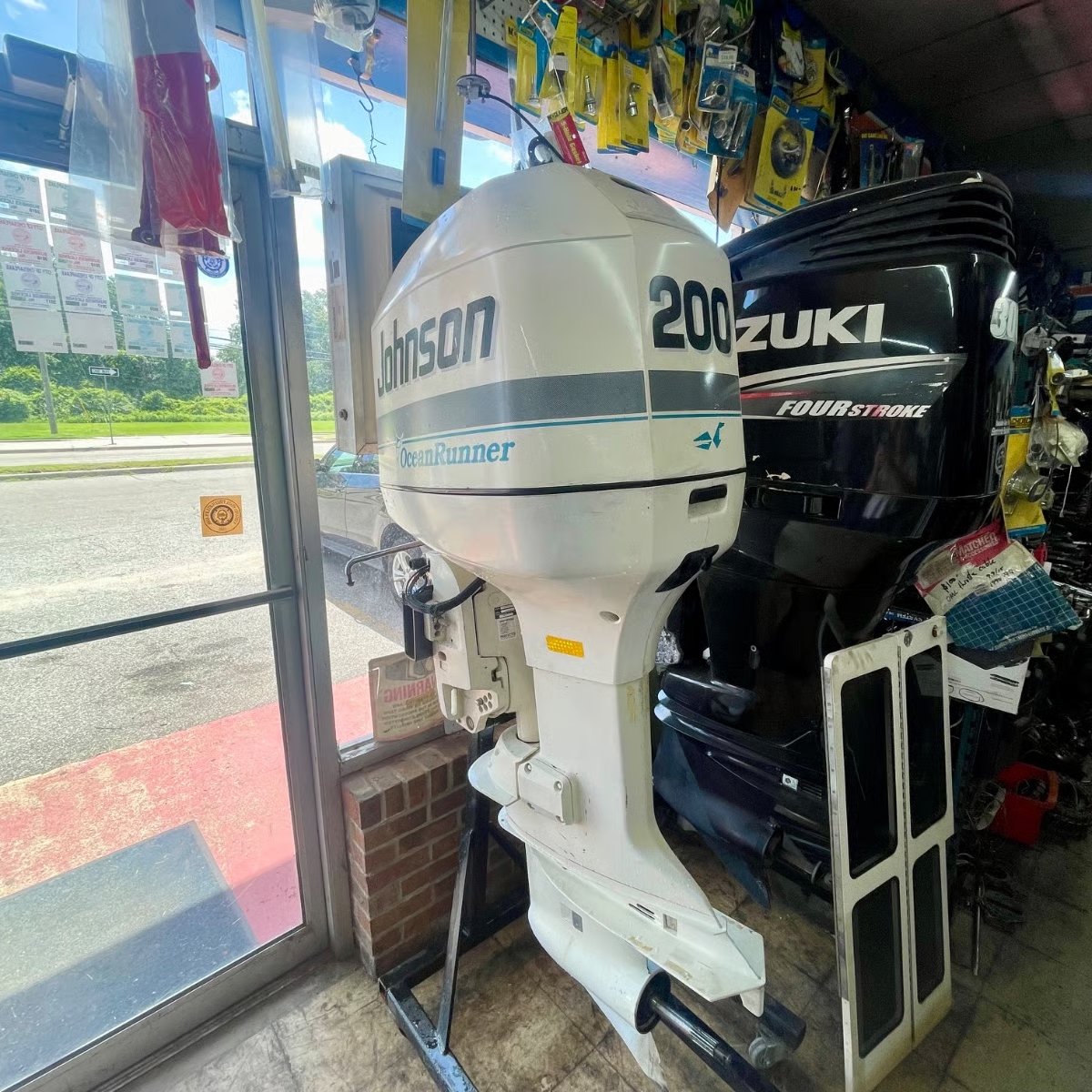 used Johnson outboard motors 1994 Johnson 200 HP 2-Stroke boat motor