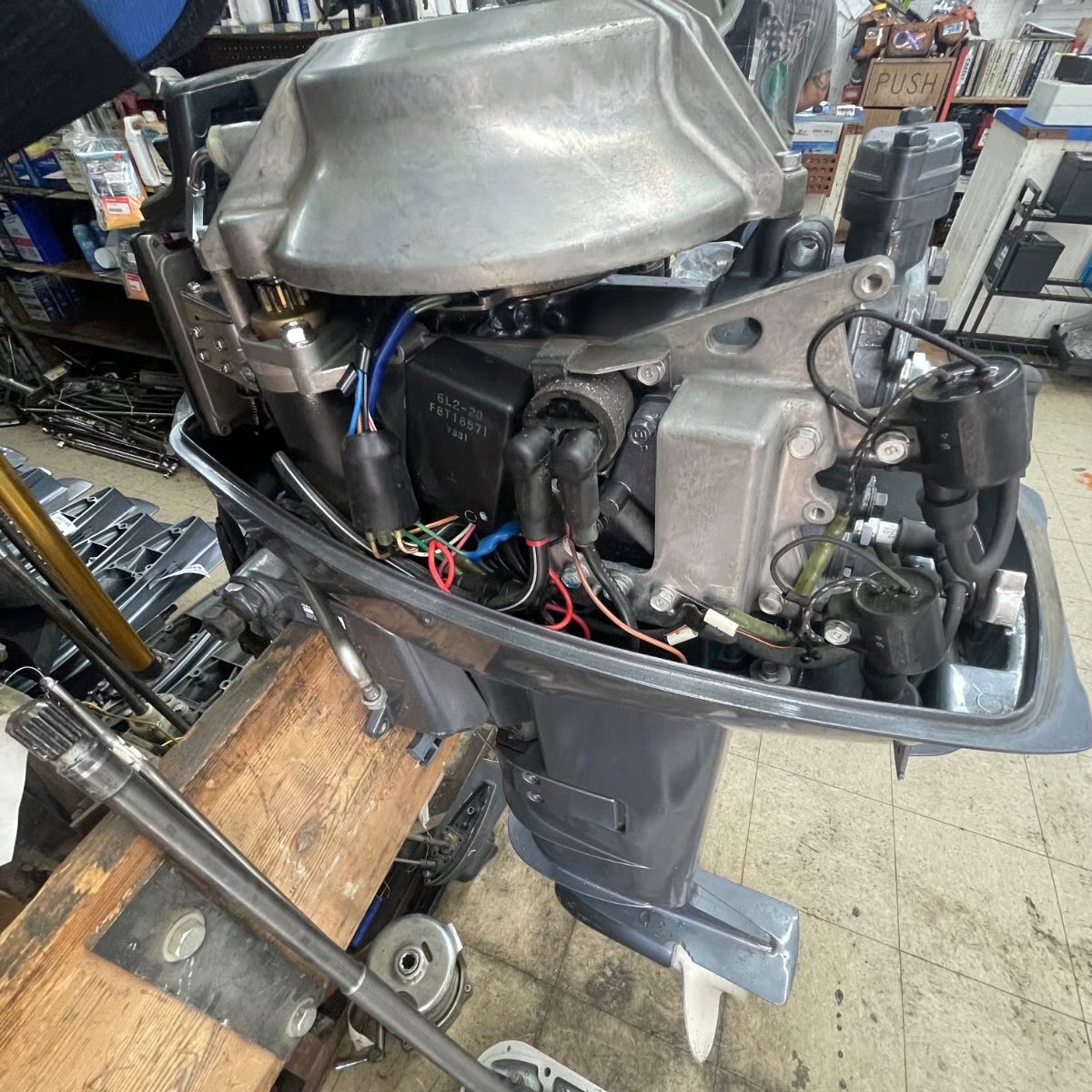 used outboard motors for sale 1997 Yamaha 25 HP 2-Stroke boat motor thumbnail