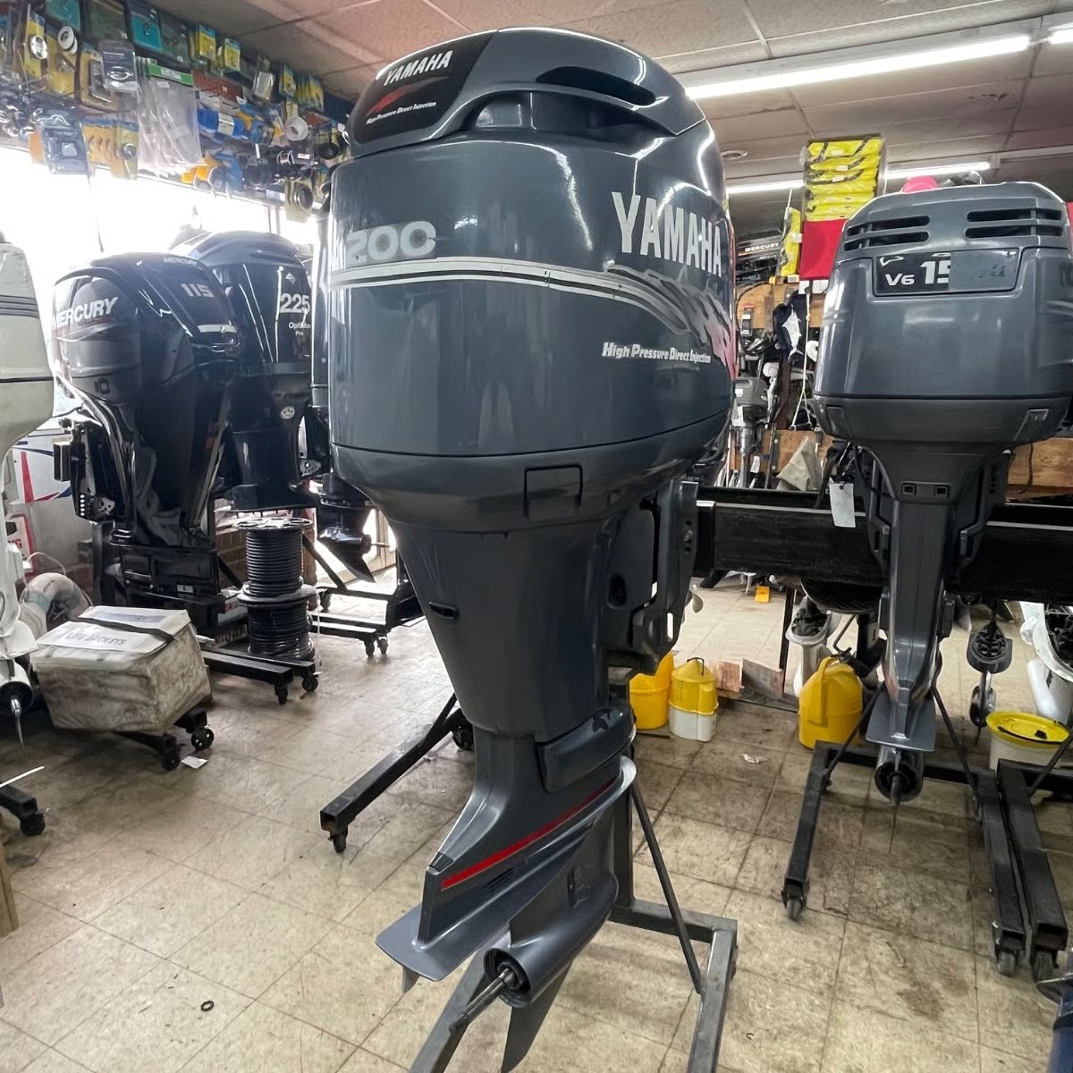 affordable outboard motors 2000 Yamaha 200 HP 2-Stroke boat motor thumbnail