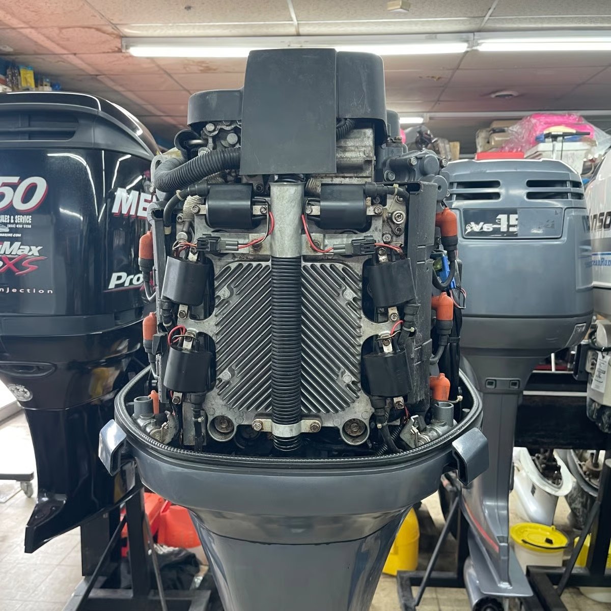 affordable outboard motors 2000 Yamaha 200 HP 2-Stroke boat motor thumbnail