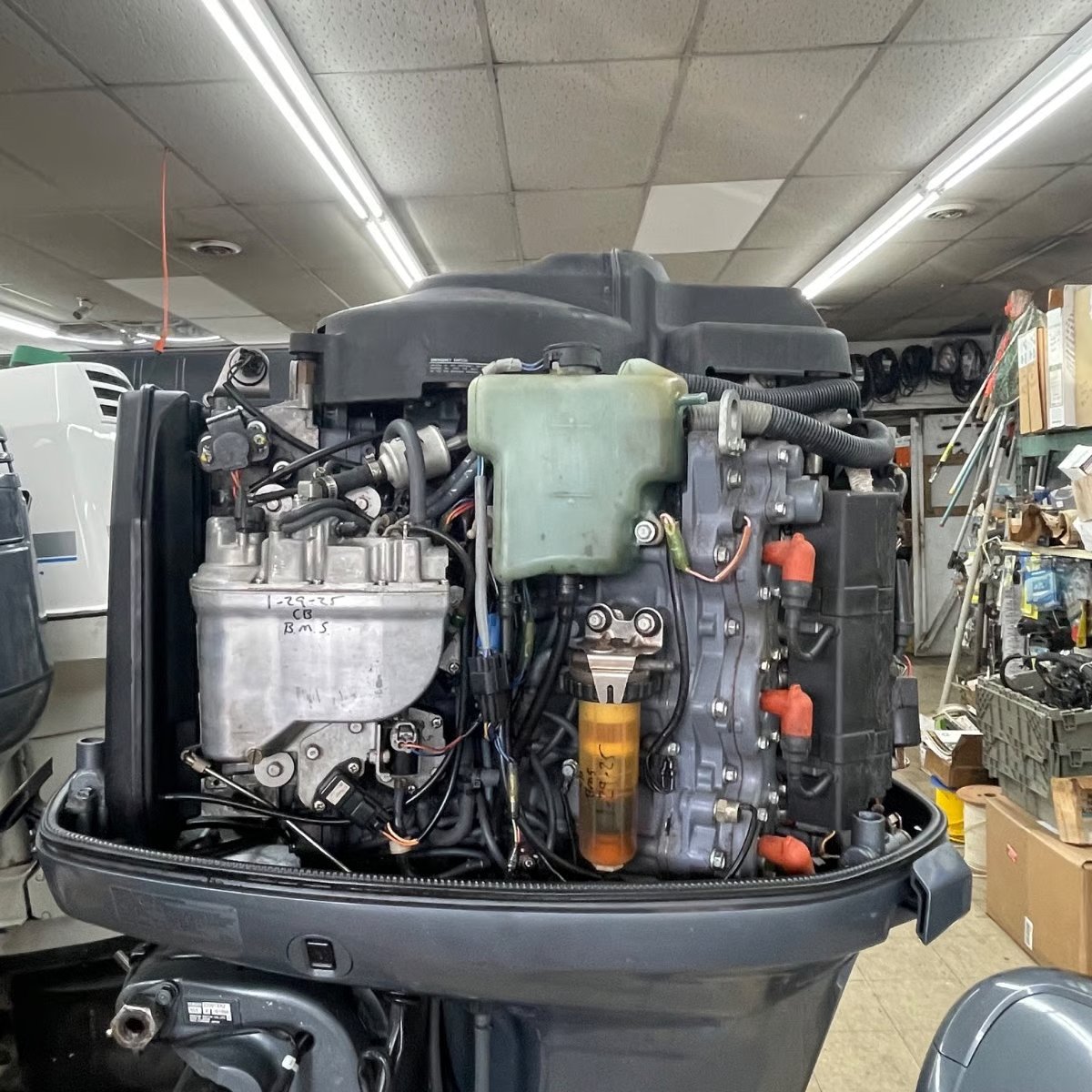 affordable outboard motors 2000 Yamaha 200 HP 2-Stroke boat motor thumbnail