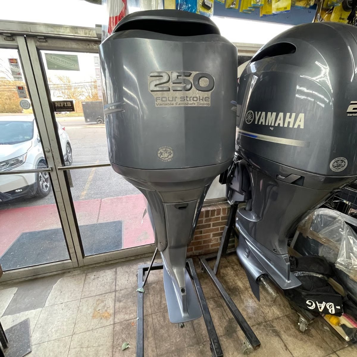 used outboard motors with warranty 2006 Yamaha 250 4-Stroke Outboard Motor thumbnail